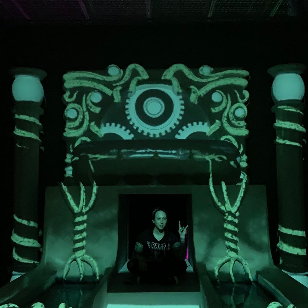 Meet your Posher, Laurie